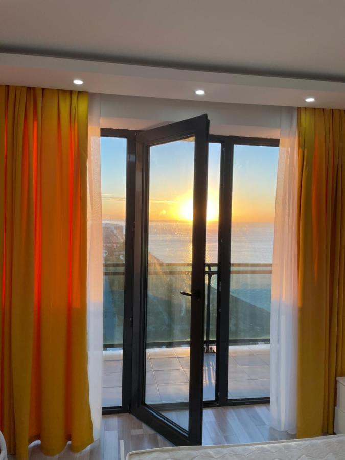Sea View Apartments Orbi Beach Tower Batumi Luaran gambar