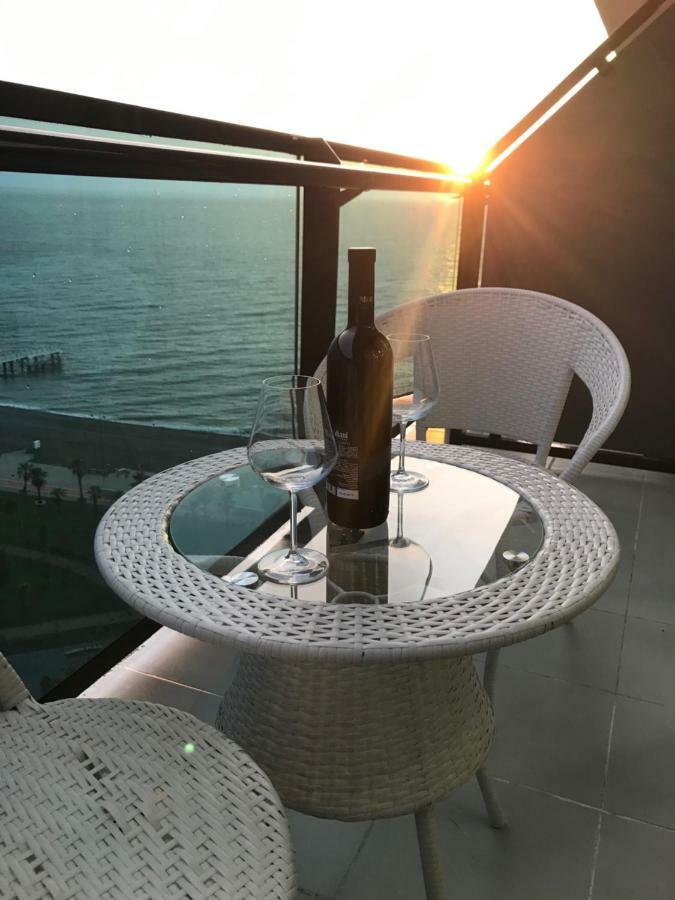 Sea View Apartments Orbi Beach Tower Batumi Luaran gambar